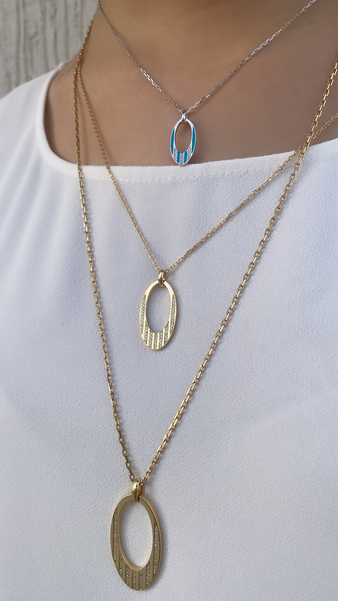 Small Future Pendant Set with Diamonds and Enamel