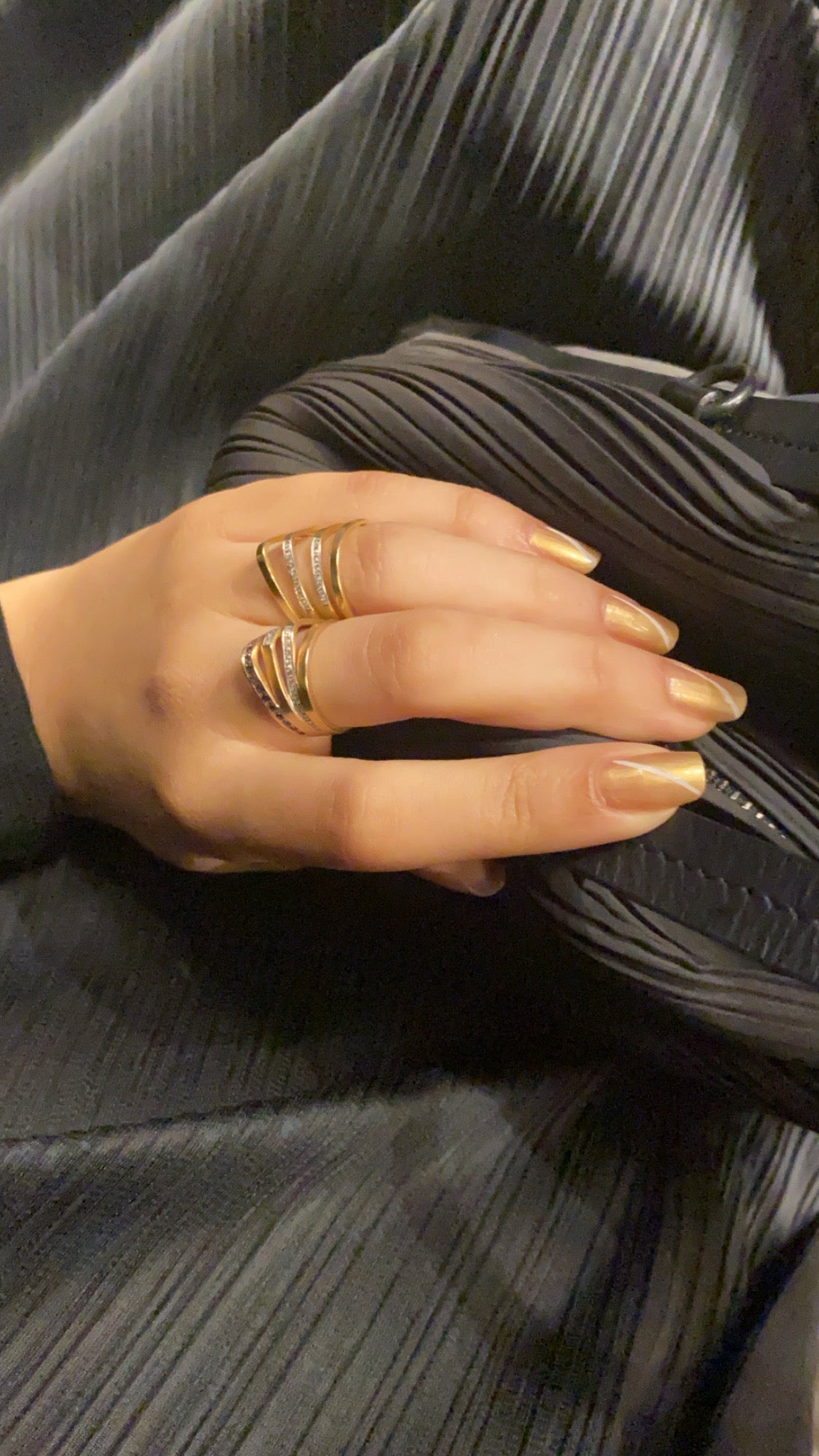 The Curve Ring Set With Diamonds